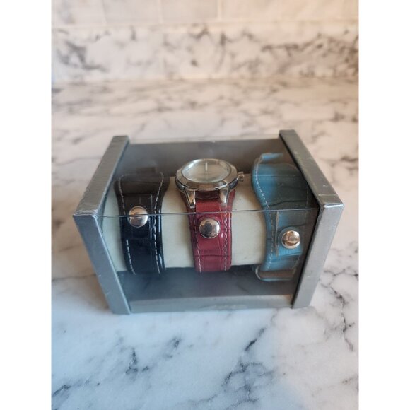 Quartz Ladies Watch Set With Interchangeable Straps In Red Blue & Black - Picture 6 of 6